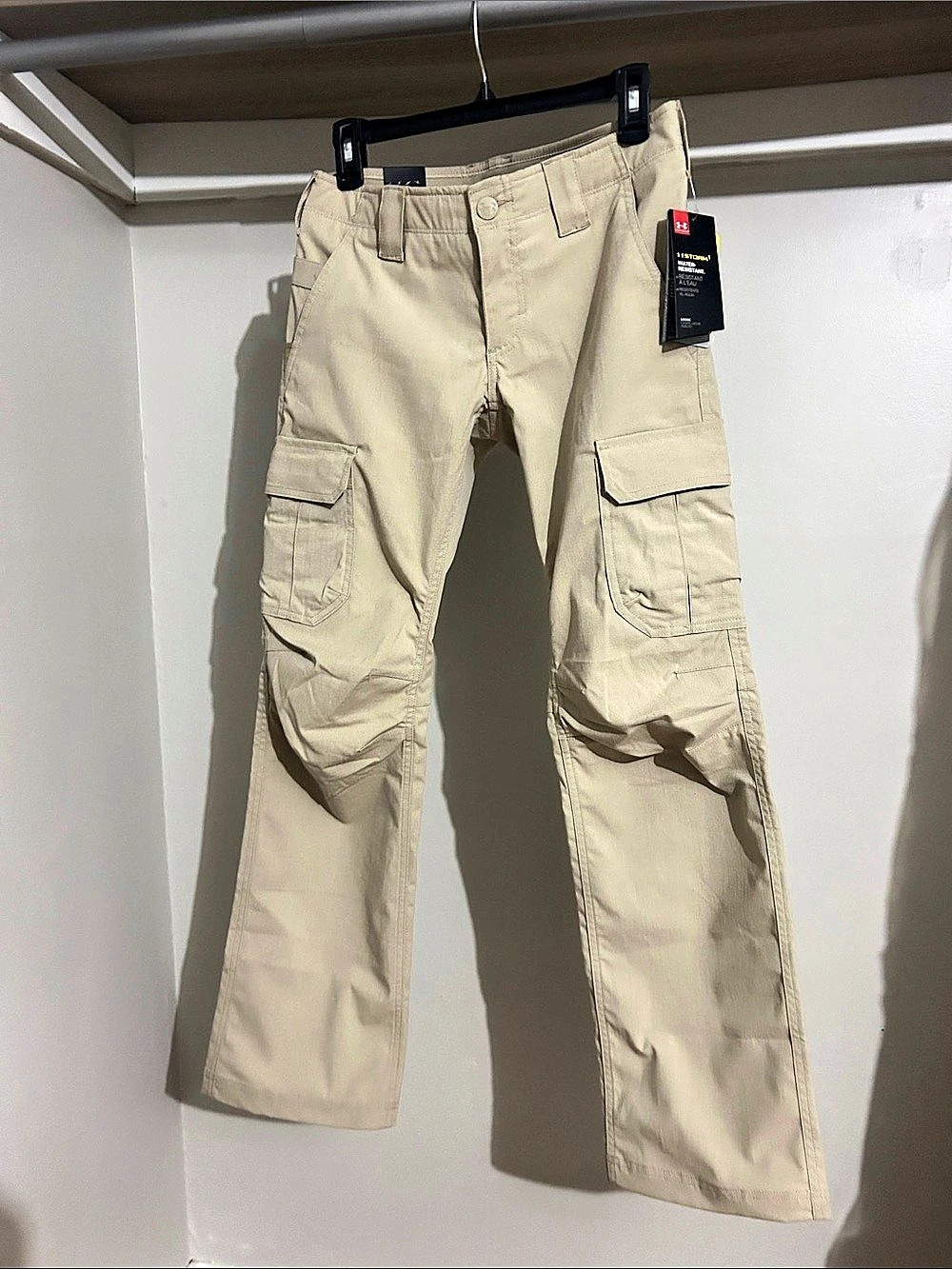 Under Armour Storm Cargo Pants Beige Size 4 NWT